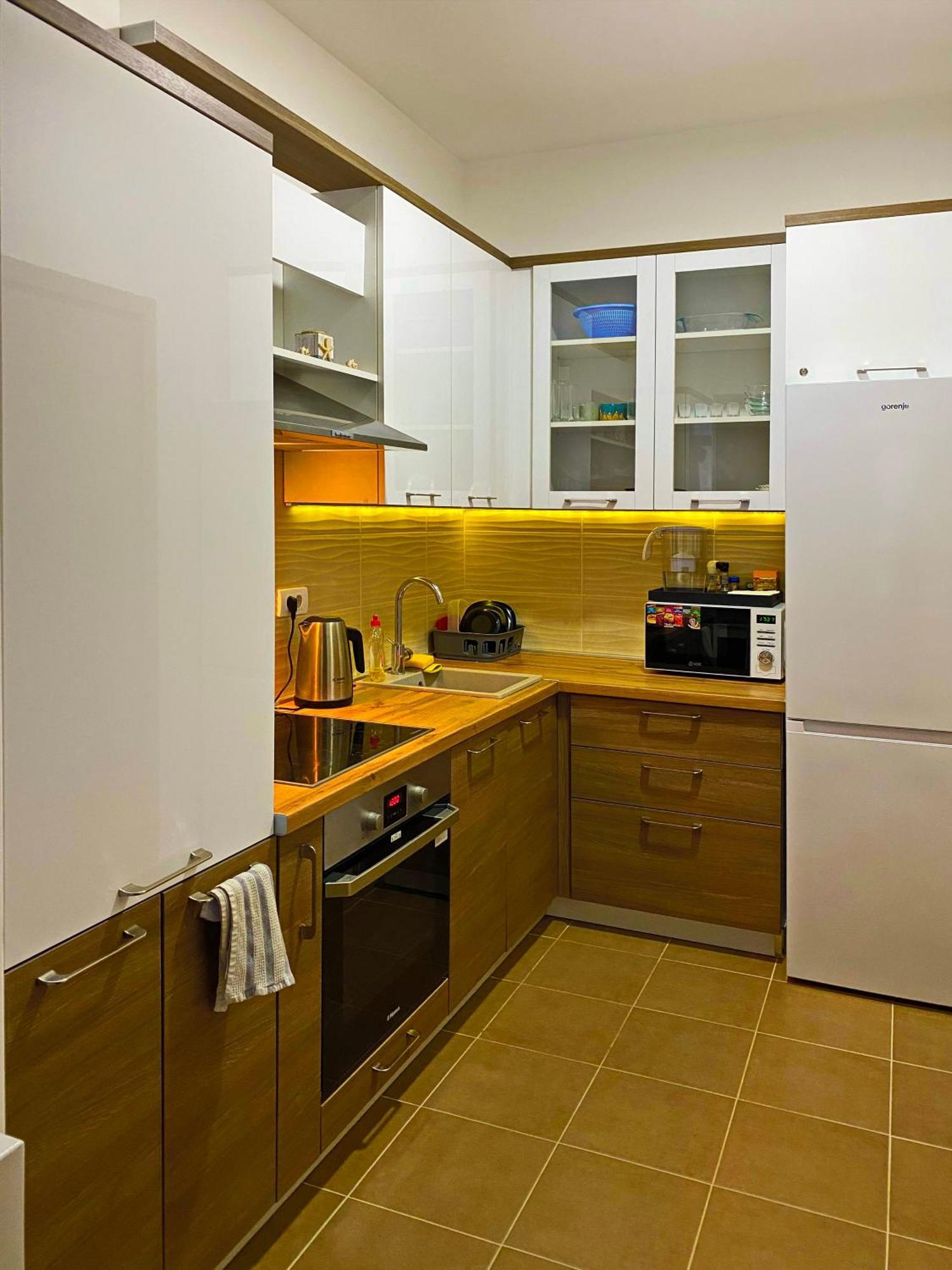 Apartment Sova Tivat Exterior foto