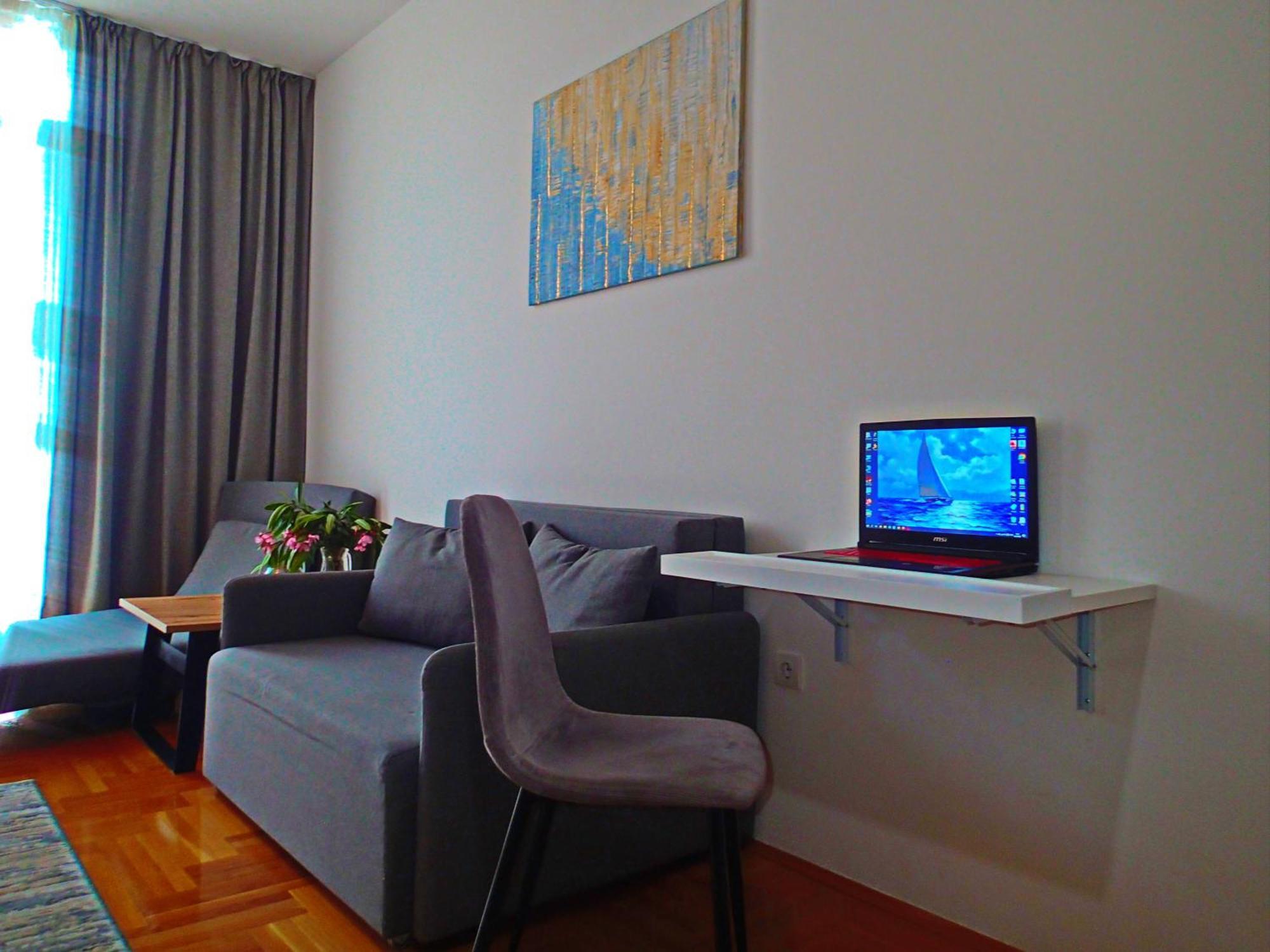Apartment Sova Tivat Exterior foto